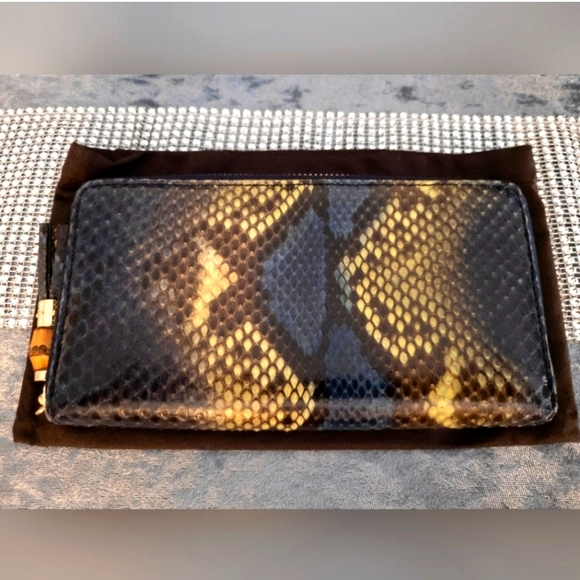 Rare Gucci Blue and Yellow Python Bamboo Tassel Zippy Wallet - Picture 2 of 11